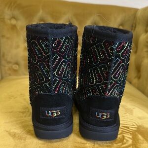 UGG Black Boots Classic Mid-Calf Style